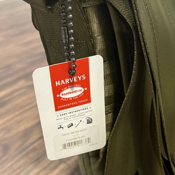 NWT- Harveys Forest Green Men’s Messenger Bag - Picture 2 of 11